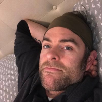 itsjohnamaloney's profile picture. a collection of bees living in your eye, feeding on your tears. @aloysiustheband