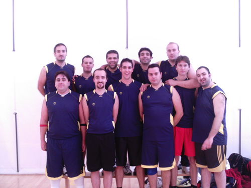 PicotasTM's profile picture. Picotas es el club de baloncesto más singular que jamás haya pasado por los juegos deportivos municipales de Carabanchel. Entra en la web y conócelos mejor