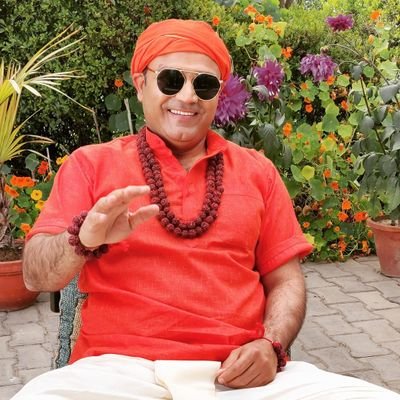 मोंटू: tweeting about politics and current issues. Hindustani 🇮🇳🚩☮️ #HarHarMahadev
युद्ध में जय बोलने वालों का भी महत्व है।
सूर्यनमस्कार जरूर करें। लिंक👇