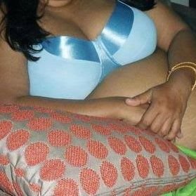 Nosheen09744987's profile picture. 