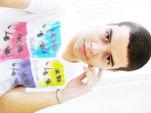 Hot and dangerous,I'm Vini Diamond,i'm from Sao Paulo,i am boring and ignorant,speak French,love taking pictures and not have to much time for this!
xoxo
