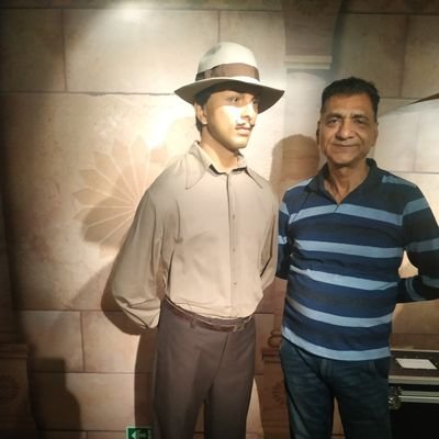 MukeshG44120062's profile picture. An entrepreneur, A employee, A father, A son, A brother and a simple common man