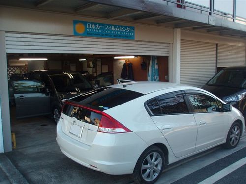 carfilmcenter's profile picture. 《カーフィルム施工専門店としてのこだわりと実績》
国産大手メーカーの商品を採用しております。
　フィルムの表面はキズがつきにくいハードコート仕様です。
通算1万台以上の施工実績のプロが責任を持って施工します。          ボディーコティング・ガラスコーティング・ポリマーコティング。ソフト99　G’ZOX認定施工店