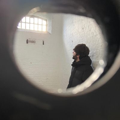 feevideira's profile picture. No one knows what it's like, to be the bad man, to be the sad man, behind blue eyes.