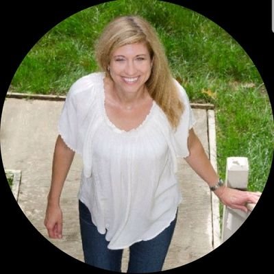 My mission is to inspire everyone to incorporate gratitude and watch their life transform. I am Founder & CEO of https://t.co/psItYr4jrL, and author of Flo