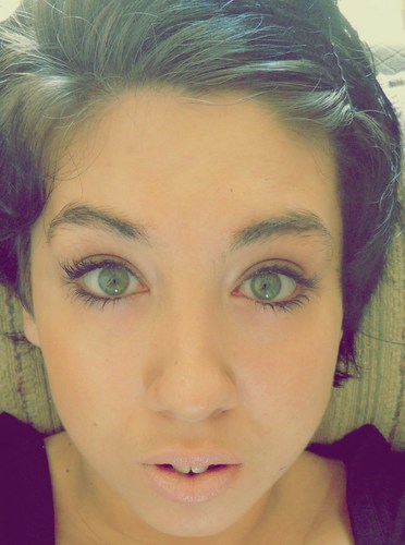 clever kitten, rockabilly chick, avid weirdo and collector of movie stubs & high heels.