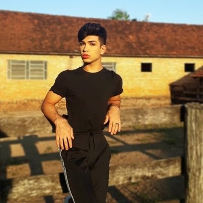 Eu realmente só posso tá com a vida ganha pra não estar lavando a minha louça.