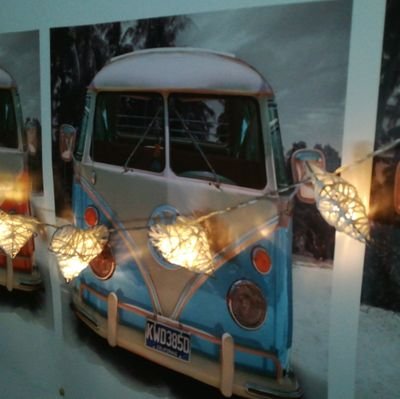 valie2valie's profile picture. 