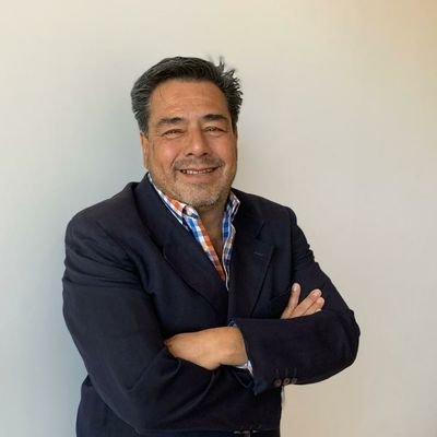 lafrasesemanal's profile picture. Todo cambia nada es...

Heráclito