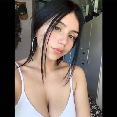 Colombiana 🇨🇴 No me abra los ojos que no le voy a echar gotas 😂❤️