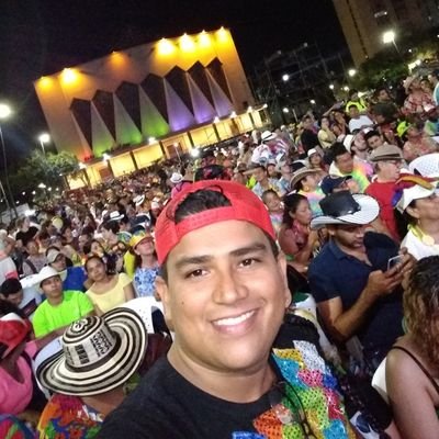 Mi limite esta en el final del universo. Administrador en Seguridad y Salud en el trabajo. De la mano de Dios.