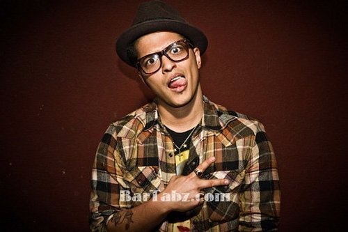 I'm a small fan of Bieber and a big fan of Bruno Mars. This is my second account so I'll start again with 0 followers. =)))