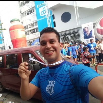 AlfonsoToscano9's profile picture. Ing. Gestión Empresarial 📊| Socio del Emelec 💡⚡️