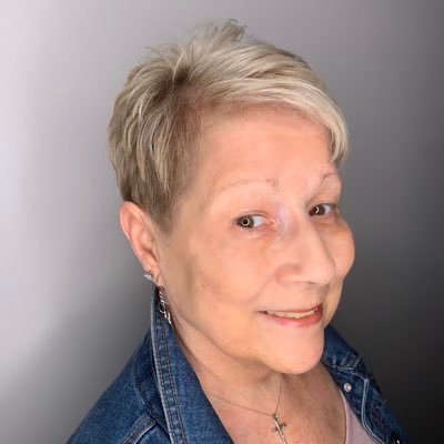 Nancy15503426's profile picture. 