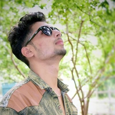 मंजिलों से गुमराह भी कर देते हैं कुछ लोग,
हर किसी से रास्ता पूछना अच्छा नहीं होता।
#हर____हर___महादेव 🙏🏻🚩