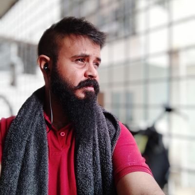 Kannada Stand-up Comedian, Video Maker, Dad Jokes Enthusiast. Views personal. Retweets aren't endorsements