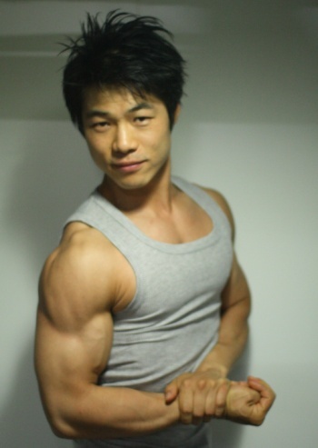29 / 운동 / 보디빌딩 / 다이어트 / 연애 / 헬스 / 보디빌더 / 서울대 입구 / 서래마을 / CN SPOREX / PT / 트레이너 / 자신감 / 활발 / O형 / 개띠 / 사교성 / 친목 / 피자 /