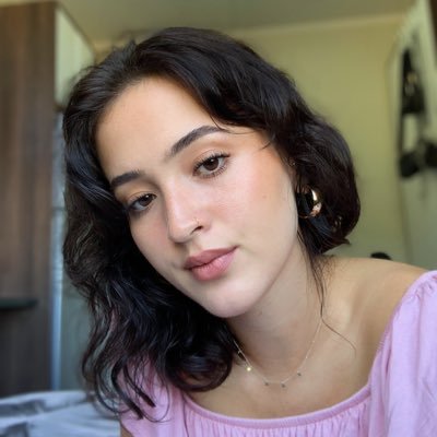 Dianela_escobar's profile picture. all on levels except physical, I am a wolf