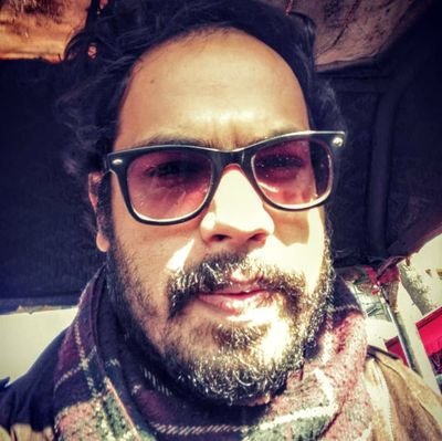 ivanvashista's profile picture. We Sing Sin,
We thin gin,
we Jazz June,
we die soon.....