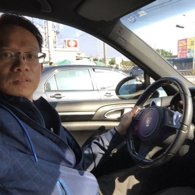 喜歡引擎聲,也喜歡早晨台南傳統的早餐,和深夜壞壞的妳。 台南老街是日常節奏,愛走老街、拍食物、是放鬆靈魂的方式。也喜歡愛笑的女生,各種樣都著迷。特別對肉感、大奶、愛撒嬌的妳妳妳沒轍。 慢熟、但心動很快,感覺對了…壞壞的話題也會越說越多。 聊曖昧可以,聊色色更擅長,妳越色也可以聊越濕。重點是撩得妳開心。我就愈認真壞給妳看