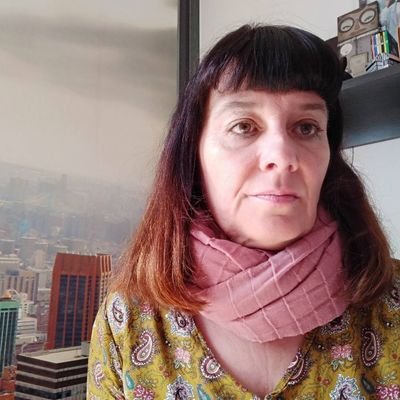 CharoPita1's profile picture. Nacín aos seis anos cando rematei de ler o meu primeiro libro