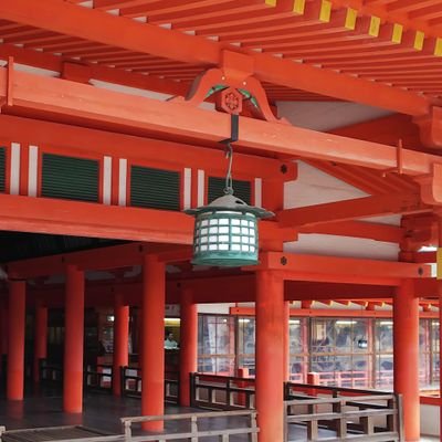 名田太章 映画感想用 シンファンタ おっさん同窓会部分以外にも製作陣の意識低さが見えるのがオープニングの寸劇 まず衣装 悪役だから黒スーツなのも安直だし女優が白いレース ワンピ あれをミッドサマーコスとは受け入れられない ストーリー見えないまま