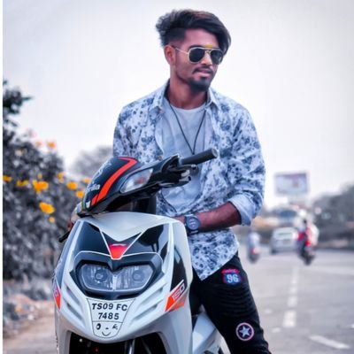 Mahesh96511115's profile picture. I was born to be a 🏍racer and to be a winner 🏆