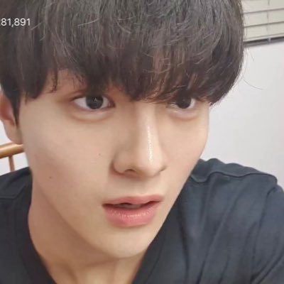 หนึ่งวันมี24ชั่วโมง กุอวยน้องจุนโฮไปแล้ว23ชั่วโมง อีกชั่วโมงนึงให้กุนอนบ้าง ง่วง