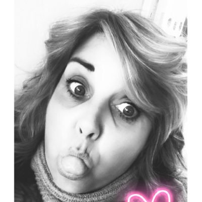 Adore my family and friends!! love music it makes me happy!! Live, Laugh, Love and keep smiling folks as we only get one shot at this!!!! xxxx