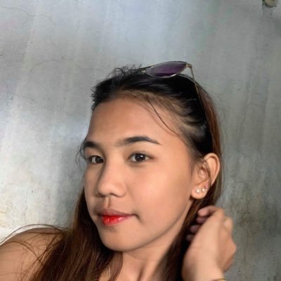 Khareal7's profile picture. 17💜