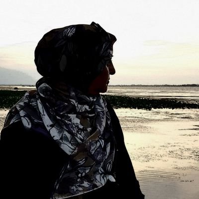 عاشق معلمی هستم که اندیشیدن را به من بیاموزد،نه اندیشهها را...
I love a teacher who teaches me to think, not thoughts