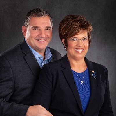 Catholic woman, wife, mother, and YiaYia to 2 grandchildren. Serving God, my family, and District #18 in the IN State Senate.