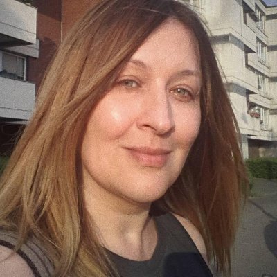 LanguageAgile's profile picture. Suddenly a White Rabbit with pink eyes ran close by me.
English&German tutor. Elena's LanguageLab