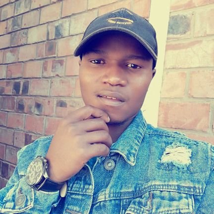 Like jokes| love laughing| always willing to learn new things| friendly young man| #EFFSC #EFF | @Orlandopirates FC