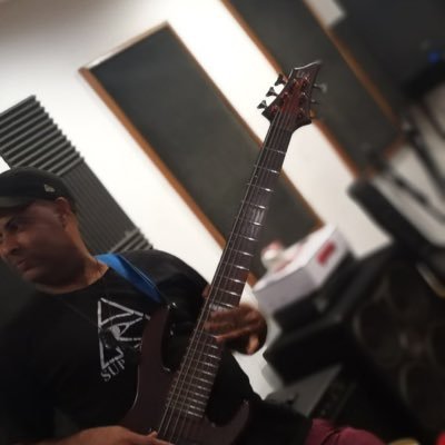 berenjoel's profile picture. Casi bajista, amante a la musica,hotelero y medio bohemio