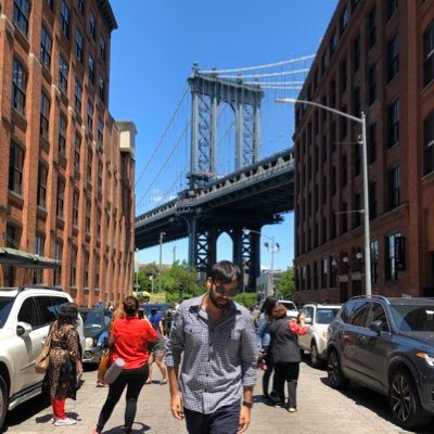 r2ro_'s profile picture. Business man wannabe , medio geek y divagador. Mis tweets son plagueos en su mayoria.