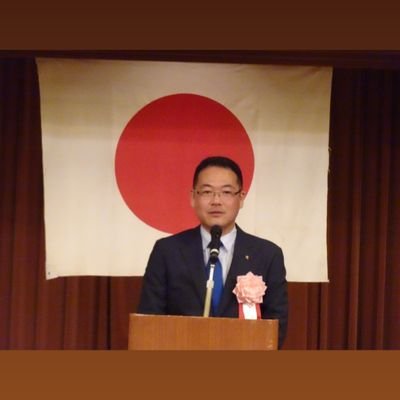 豊中市議会議員の井本博一です。
豊中生まれの豊中育ち。大阪音楽大学付属音楽幼稚園・庄内小学校・第六中学校・関西大倉高校・大阪産業大学・大阪医療福祉専門学校を卒業。理学療法士。
『夢・かなうまち・豊中』の実現を掲げて、次世代の明るい未来の為に活動しています。