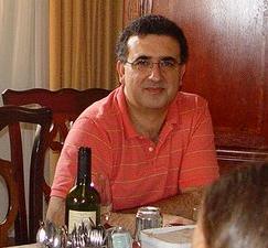 High experienced professional in IT industry: Complex projects management, Service Pratices Operations, Software Development. Also Wine lover...