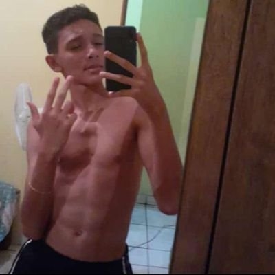 Bem-vindo ao meu twitter por favor não se assuste kkk