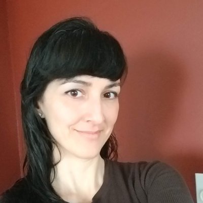 deeistee's profile picture. 