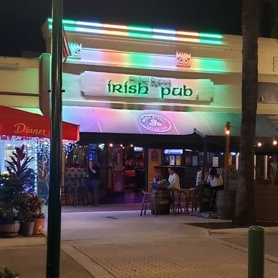 Just a Brilliant Irish Pub and Restaurant located in Hollywood, Florida. Official Home Bar of American Outlaws #aoftl50 #ussoccer