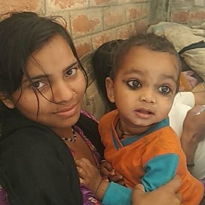 मै खुला किताब हूँ, पढ़ करके देख लो ।
आजमाना है अगर तो, आज़मा के देख लो ।
जख्म देना है अगर तो, सीने में खंजर भोक दो ।
तुमसे मुहब्बत करता हूँ, सीने से लगा कर देख