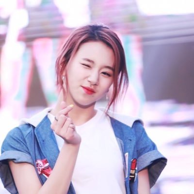 twicemina21's profile picture. よろしくお願いします！