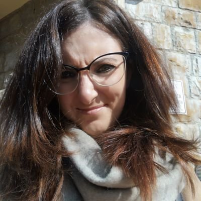 valeborse's profile picture. Si cresce e si cambia, città, lavoro, amici e situazione sentimentale... meno presente ma onniscente ! Unica costante : Sicilia nel ❤