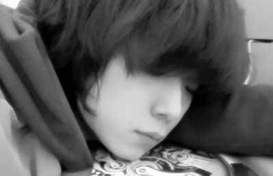 Hello, this is Seong:in Choy. I'm a Korean actor. I hope we can share this space to communicate often. Thanks~* :^)
