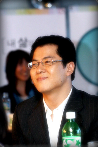 작가, 경제경영 북 칼럼니스트
[책 앞에서 머뭇거리는 당신에게] [질문을 던져라 책이 답한다]저자, 
사람과 책을 겁나게 사랑하는 로맨티스트
richboy@richboy.co.kr