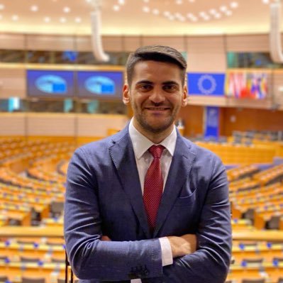 mikydiana_diana's profile picture. 📍Napoli, 🇮🇹 classe '92 🎓Ingegneria Civile