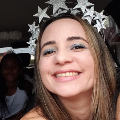 Eu possuo a alegria, a tristeza, o sorriso, a vontade dentro de mim; as vezes muitas outras coisas.
