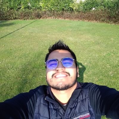 Imaginar, pensar, crear, amar, dar, existir y dejar que quienes me rodean puedan hacer lo mismo. Somos hojas de un mismo bosque 🍃, olas de un mismo mar 🌊.