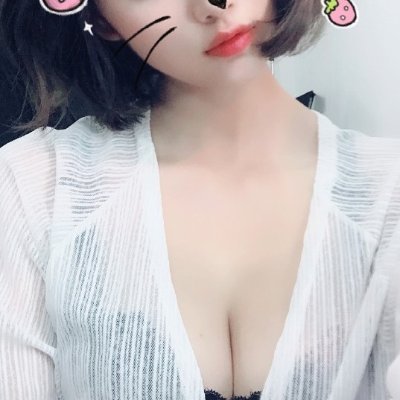 ウラアカ―リアルにおじさんとか恋人を求めてるのでこっちの方に連絡ください→https://t.co/qyYJwSpB9U